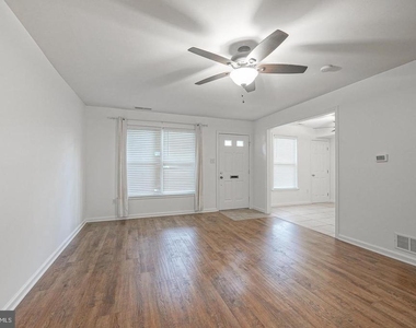 1051 Harbour Drive - Photo Thumbnail 5