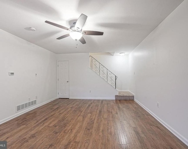 1051 Harbour Drive - Photo Thumbnail 8