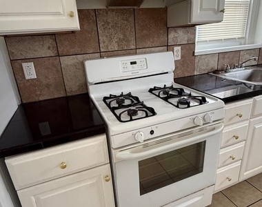 724 Parry Avenue - Photo Thumbnail 30