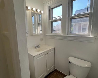 724 Parry Avenue - Photo Thumbnail 11