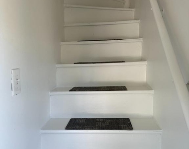 724 Parry Avenue - Photo Thumbnail 20