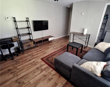 818-2 Ethelored Street - Photo Thumbnail 3