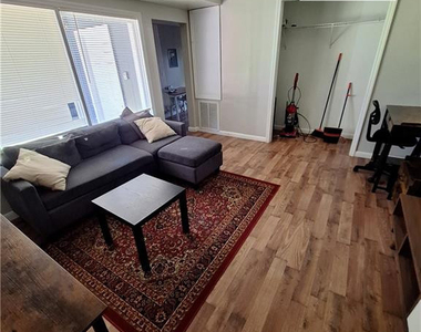818-2 Ethelored Street - Photo Thumbnail 4