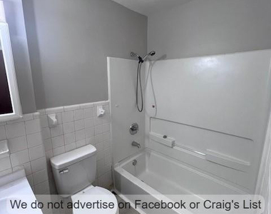 1021 W Rowan Street - Photo Thumbnail 7