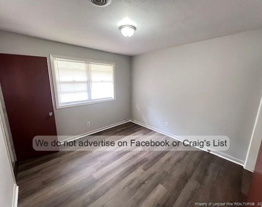 1021 W Rowan Street - Photo Thumbnail 4