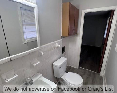 1021 W Rowan Street - Photo Thumbnail 5