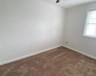 3903 25th Avenue - Photo Thumbnail 21