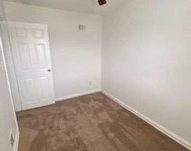 3903 25th Avenue - Photo Thumbnail 16