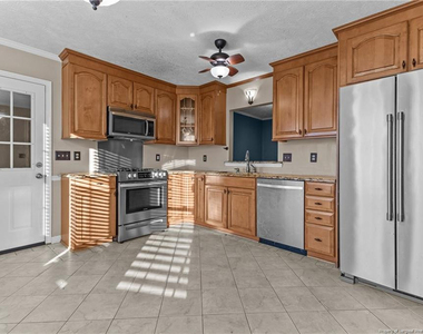 6824 Saint Julian Way - Photo Thumbnail 12