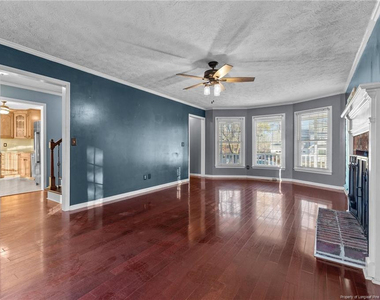 6824 Saint Julian Way - Photo Thumbnail 4