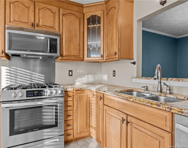 6824 Saint Julian Way - Photo Thumbnail 14