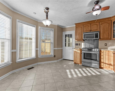 6824 Saint Julian Way - Photo Thumbnail 11