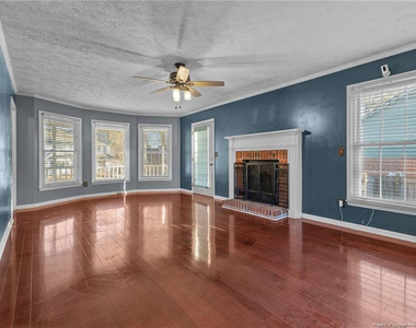 6824 Saint Julian Way - Photo Thumbnail 5