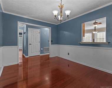 6824 Saint Julian Way - Photo Thumbnail 10