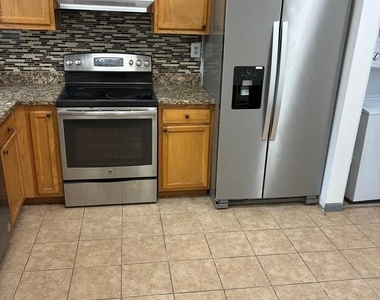 8118 Bird Lane - Photo Thumbnail 12