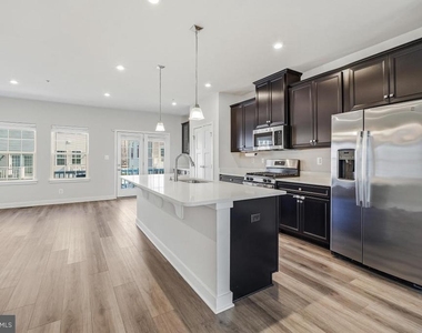 16328 Fife Way - Photo Thumbnail 4