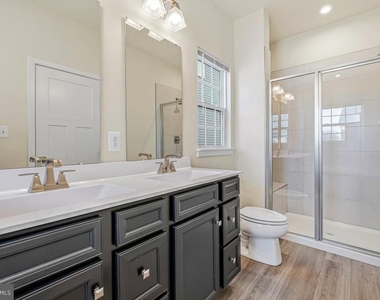 16328 Fife Way - Photo Thumbnail 13