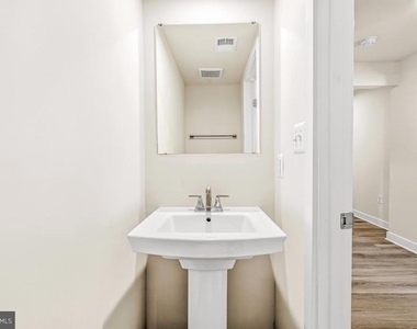 16328 Fife Way - Photo Thumbnail 9