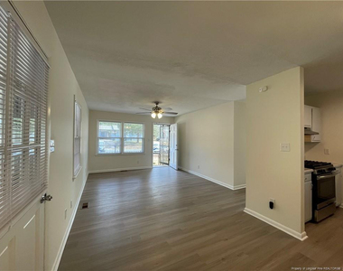 718 Dwain Drive - Photo Thumbnail 4