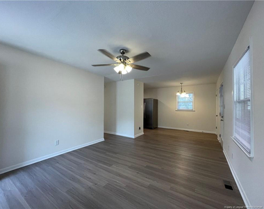 718 Dwain Drive - Photo Thumbnail 3
