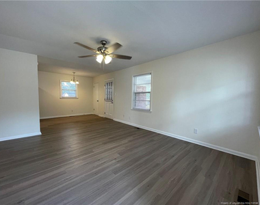 718 Dwain Drive - Photo Thumbnail 2