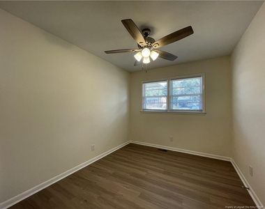 718 Dwain Drive - Photo Thumbnail 9