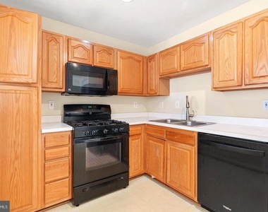 3937 Ettrick Court - Photo Thumbnail 6