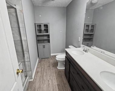 16312 Elkhorn Lane - Photo Thumbnail 12