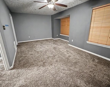 16312 Elkhorn Lane - Photo Thumbnail 10