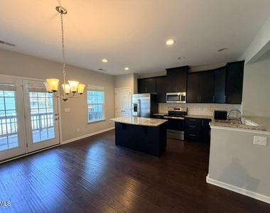 112 Brier Summit Place - Photo Thumbnail 3