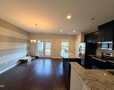112 Brier Summit Place - Photo Thumbnail 2