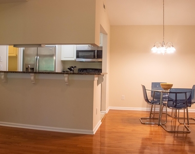 1010 Kingswood Drive - Photo Thumbnail 8