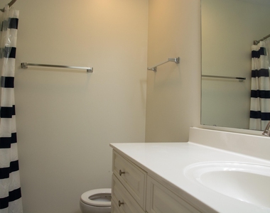 1010 Kingswood Drive - Photo Thumbnail 16