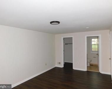 916 Pointer Ridge Drive - Photo Thumbnail 13