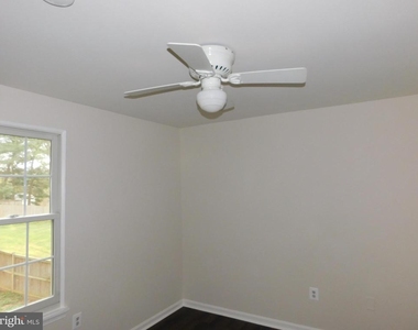916 Pointer Ridge Drive - Photo Thumbnail 19