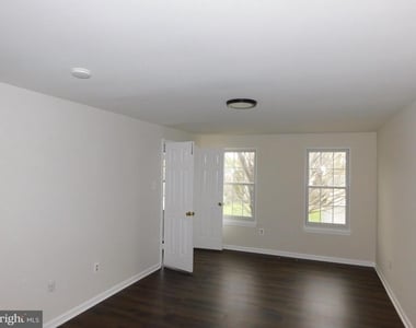 916 Pointer Ridge Drive - Photo Thumbnail 14