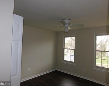 916 Pointer Ridge Drive - Photo Thumbnail 20