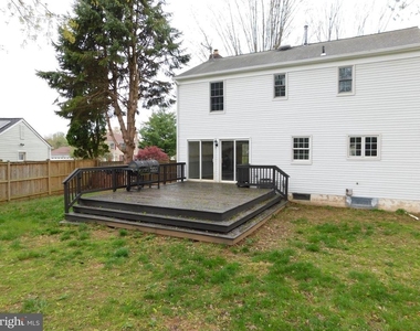 916 Pointer Ridge Drive - Photo Thumbnail 2