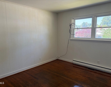 2710 Lawndale Avenue - Photo Thumbnail 6