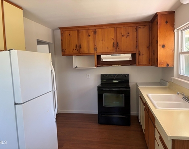 2710 Lawndale Avenue - Photo Thumbnail 2