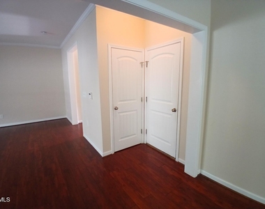 117 Station Drive - Photo Thumbnail 12