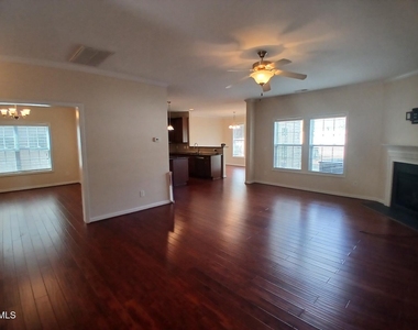 117 Station Drive - Photo Thumbnail 4
