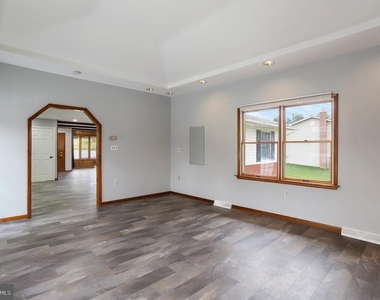 5 Orchard Place - Photo Thumbnail 7