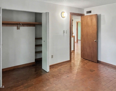 106 Pleasant Drive - Photo Thumbnail 10