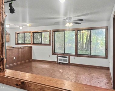 106 Pleasant Drive - Photo Thumbnail 3