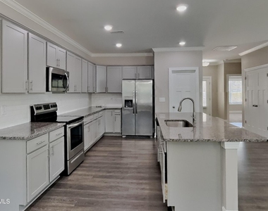 89 D L Phillips Lane - Photo Thumbnail 3