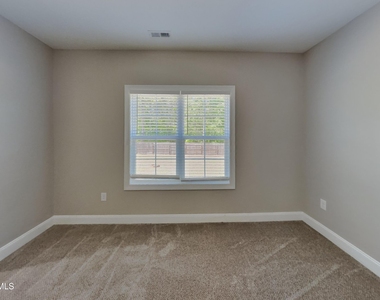 89 D L Phillips Lane - Photo Thumbnail 5