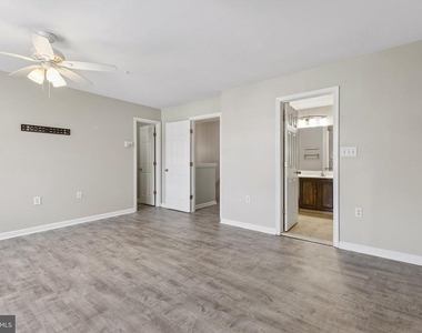 8745 Bright Meadow Court - Photo Thumbnail 20
