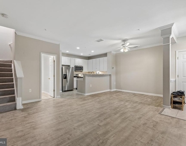 8745 Bright Meadow Court - Photo Thumbnail 7