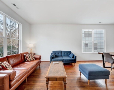 1005 Martin Bench Court - Photo Thumbnail 14